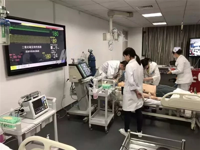 豐富場景實踐，鴻合會議平板創高效新生態